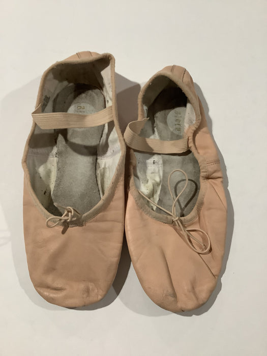 ENCORE RESALE - Adult Ballet Slippers - 6.5B